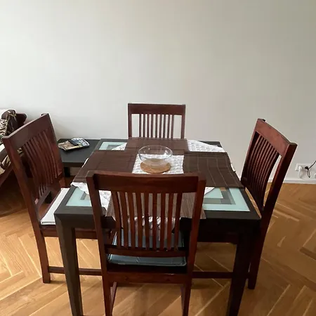 6 Quiet And Sunny شقة براغ